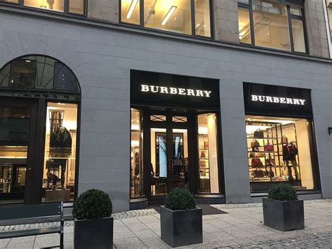 burberry noticias|Burberry dice adiós al índice FTSE tras perder más de un 50.